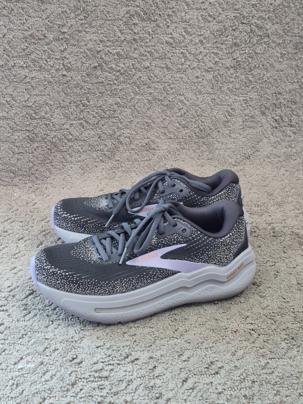 Brooks Women’s Ghost Max 2 Gray and Lavender Size 7.5B - Picture 2 of 9